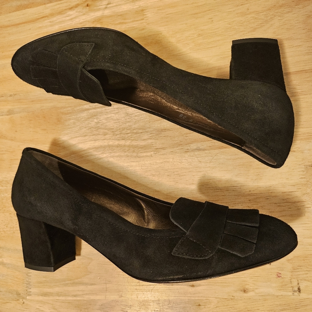 AGL Attilio Giusti Leombruni black suede kiltie pumps 39 Eu